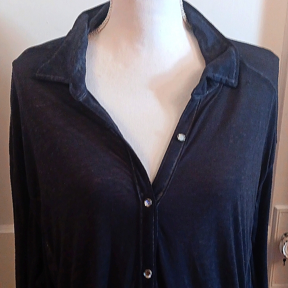 Navy blouse with rhinestone buttons - Picture 2 of 3